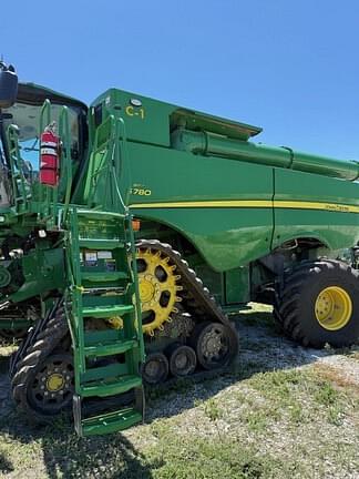Image of John Deere S780 equipment image 2