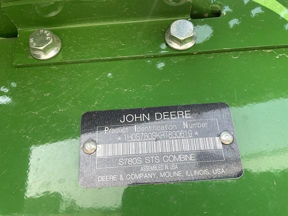 Image of John Deere S780 Image 1