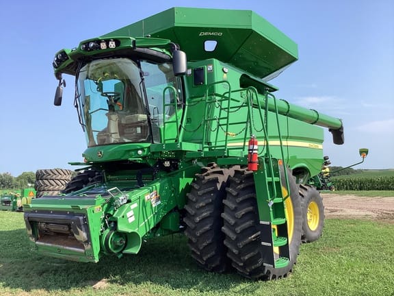 2024 John Deere S780 Equipment Image0