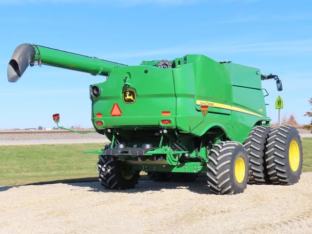 Image of John Deere S780 equipment image 4