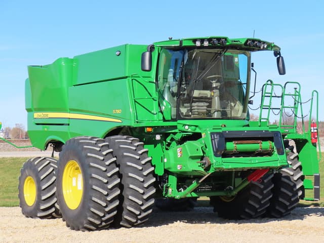Image of John Deere S780 equipment image 1