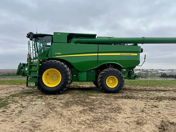 Image of John Deere S780 equipment image 1