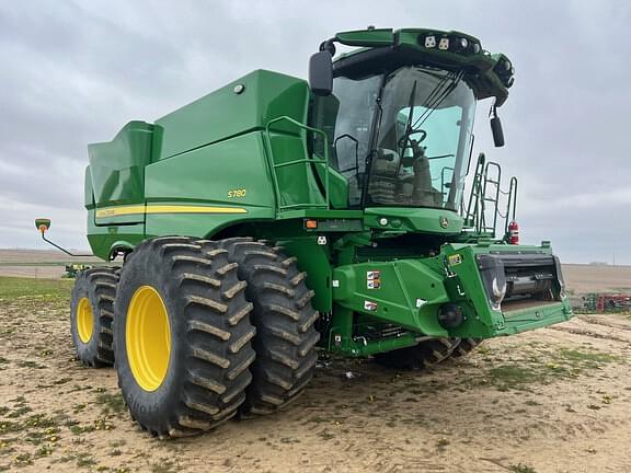 Image of John Deere S780 equipment image 2