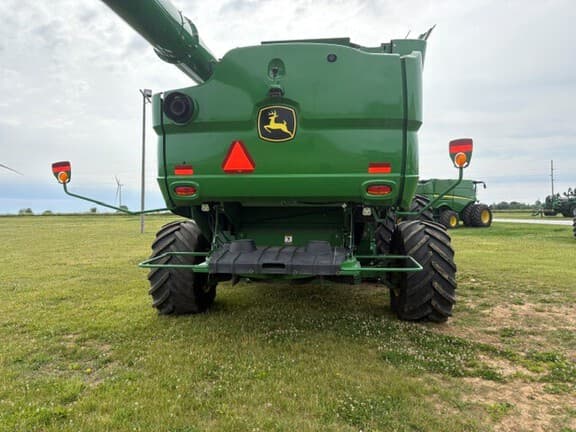 Image of John Deere S780 equipment image 1