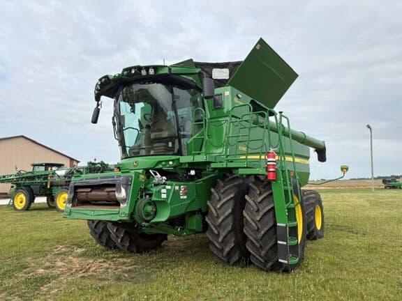 Image of John Deere S780 equipment image 2