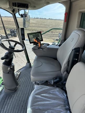 Image of John Deere S780 equipment image 2