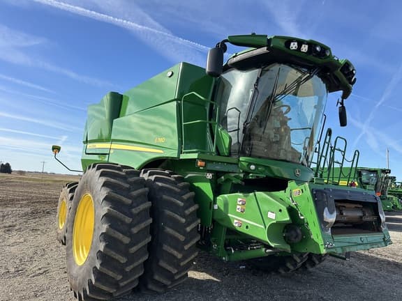 Image of John Deere S780 equipment image 1