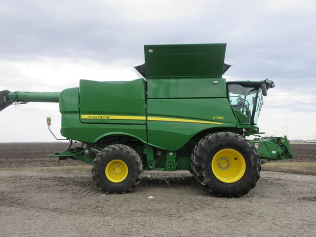 Image of John Deere S780 equipment image 2