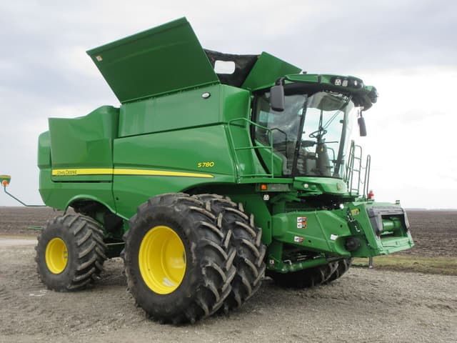 Image of John Deere S780 equipment image 1