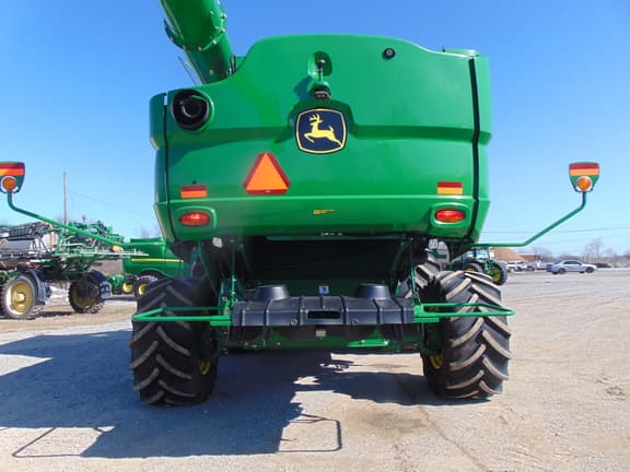 Image of John Deere S780 equipment image 4