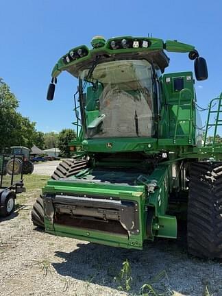 Image of John Deere S780 equipment image 1