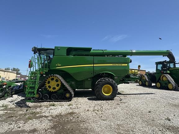 Image of John Deere S780 equipment image 4