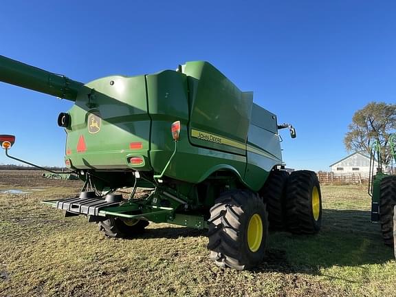 Image of John Deere S780 equipment image 4