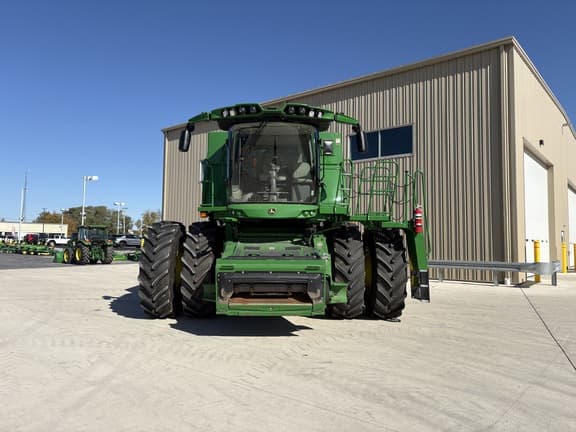 Image of John Deere S780 equipment image 2