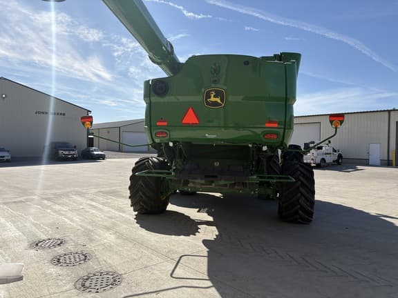 Image of John Deere S780 equipment image 4