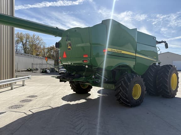 Image of John Deere S780 equipment image 3