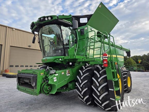 Image of John Deere S780 equipment image 1