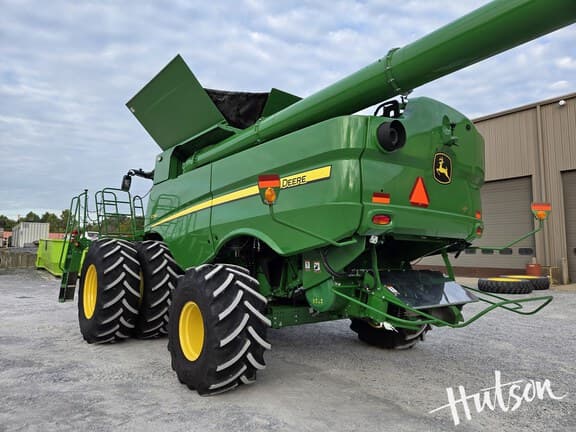 Image of John Deere S780 equipment image 2