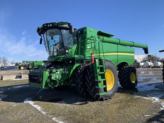 Image of John Deere S780 Primary image