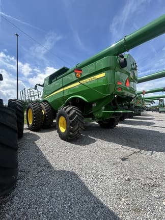 Image of John Deere S780 equipment image 2