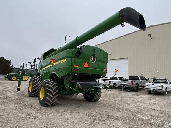 Image of John Deere S780 equipment image 2