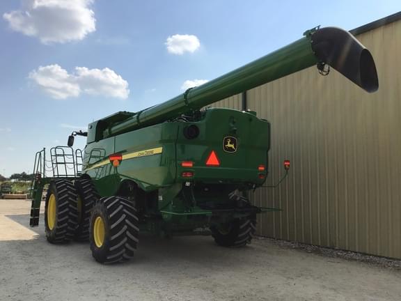 Image of John Deere S780 equipment image 2