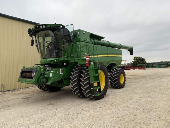 Image of John Deere S780 equipment image 3