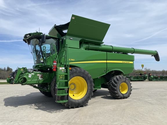 Image of John Deere S780 equipment image 3