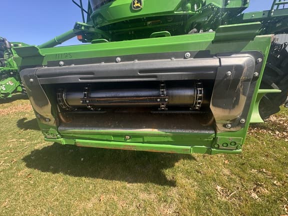 Image of John Deere S780 equipment image 4