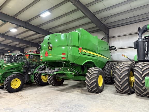 Image of John Deere S780 equipment image 1