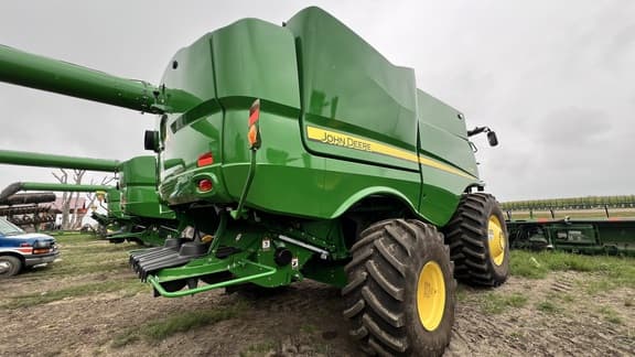Image of John Deere S780 equipment image 3