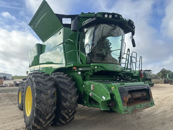 Image of John Deere S780 Primary image