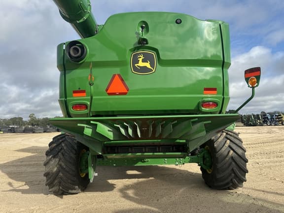 Image of John Deere S780 equipment image 3