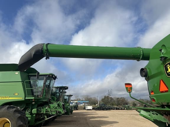 Image of John Deere S780 equipment image 4