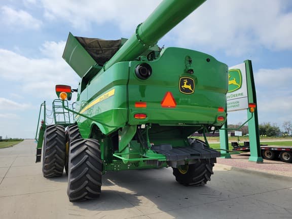 Image of John Deere S780 equipment image 4
