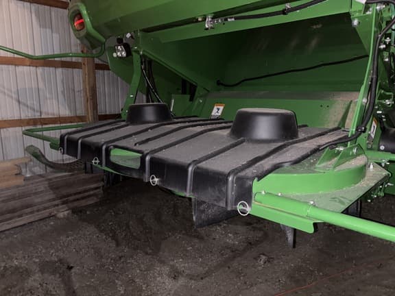 Image of John Deere S780 equipment image 2