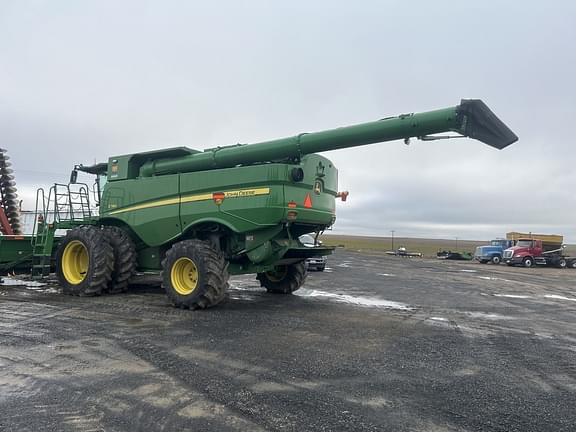 Image of John Deere S780 equipment image 1