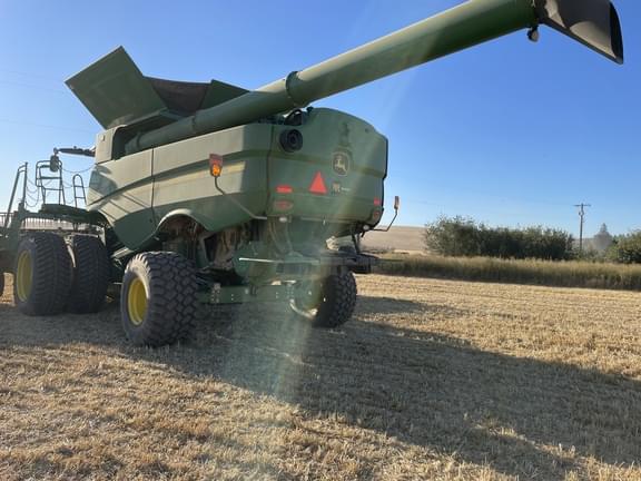 Image of John Deere S780 equipment image 2