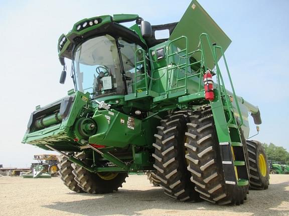 Image of John Deere S780 equipment image 4