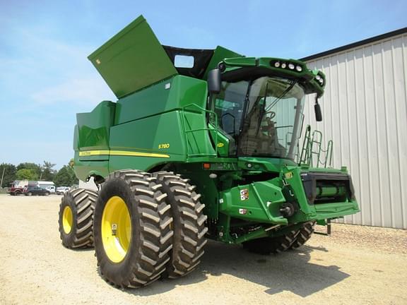 Image of John Deere S780 equipment image 1