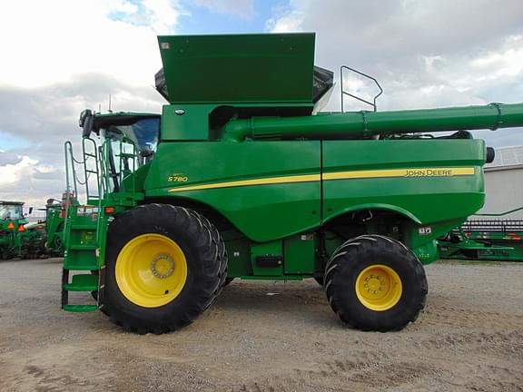 Image of John Deere S780 equipment image 2