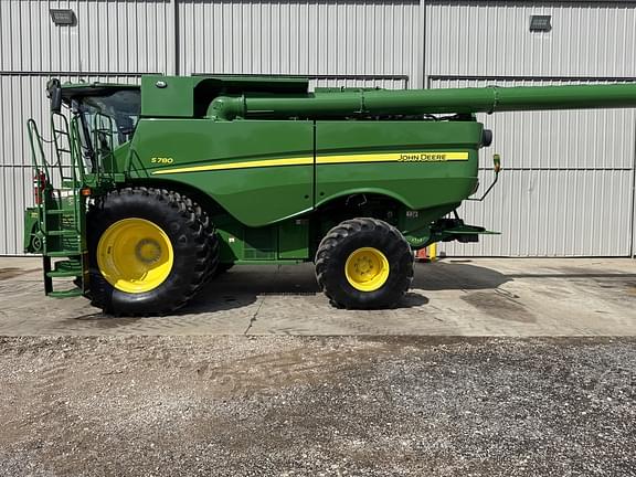 Image of John Deere S780 equipment image 1