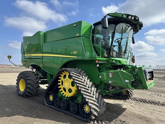 Image of John Deere S780 equipment image 2