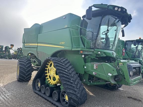 Image of John Deere S780 equipment image 4