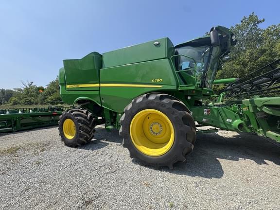 Image of John Deere S780 equipment image 1