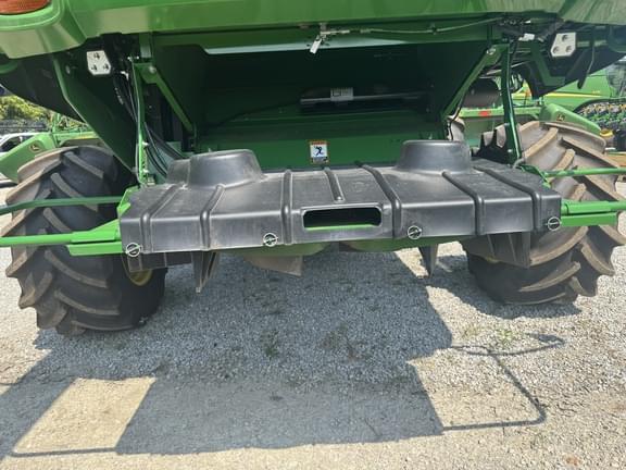 Image of John Deere S780 equipment image 3