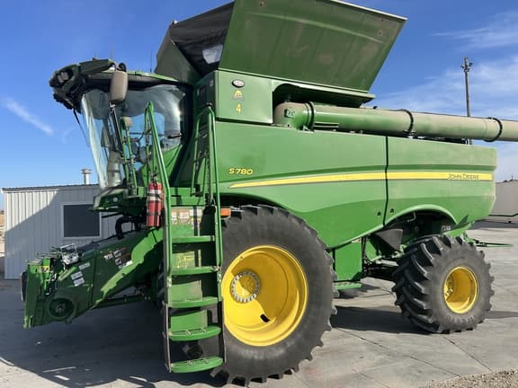 Image of John Deere S780 equipment image 1