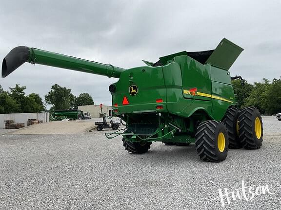 Image of John Deere S780 equipment image 1