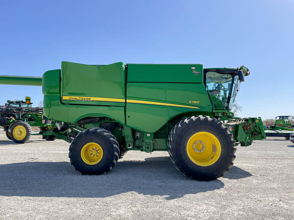 Image of John Deere S780 equipment image 3
