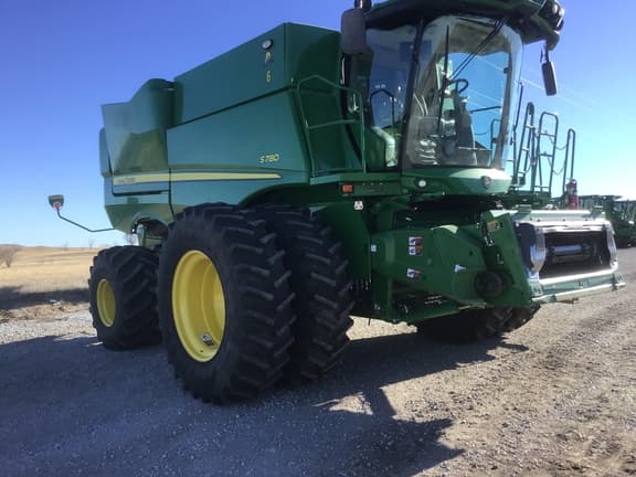 Image of John Deere S780 equipment image 2
